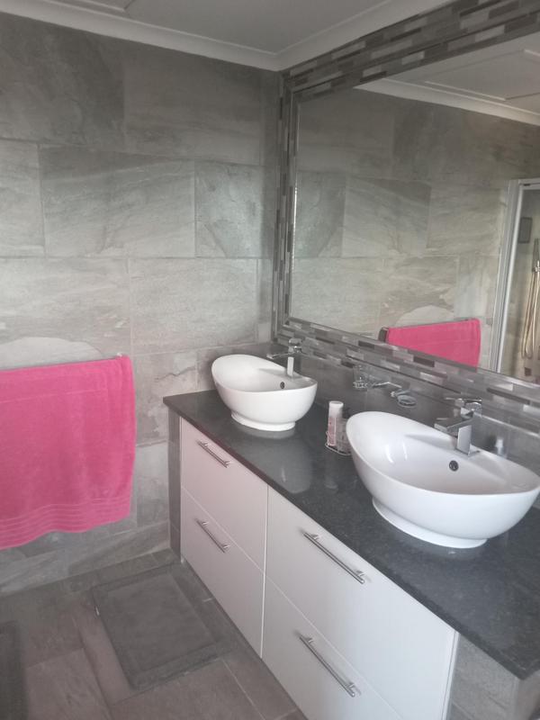 8 Bedroom Property for Sale in Wellington Western Cape